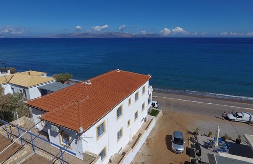 Agia Pelagia House | Beachfront House Agia Pelagia