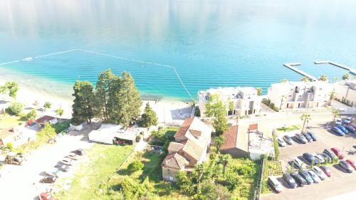 Donji Stoliv Apartment | Beachfront House Jovan