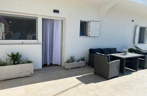 Pasman Villa | Beachfront house Miamore - 10 m from the sea