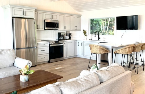 Hope Town House | Beachfront House Private Dock & Beach Tahiti Beach House - Hope Town 5 STAR