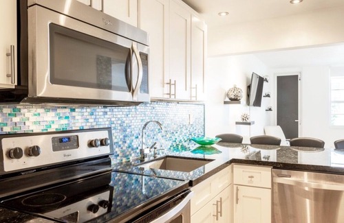 South Beach Apartment | Beachfront in Lincoln Road. Prestigious Condominium. South Beach. Miami Beach.