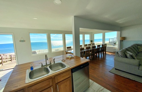 Surf Side Shores House | Beachfront in Surfside Shores