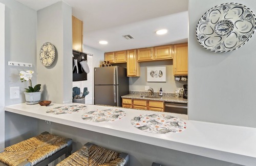 West Beach Village Condo | BEACHFRONT Kiawah Villa! 2BR Upscale, Modern! Great West Beach Location!