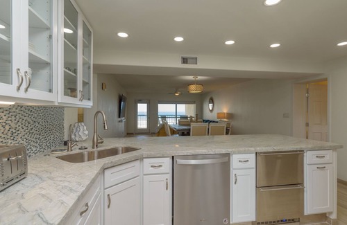 South Padre Island Condo | Beachfront luxury condo w/all the resort amenities!