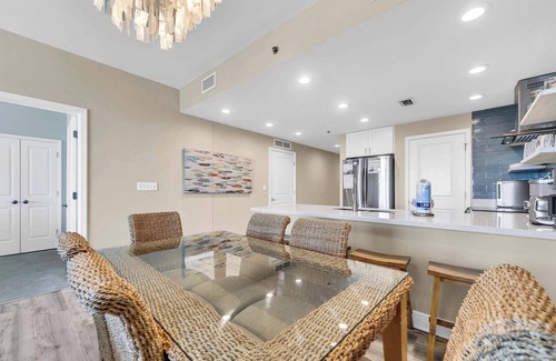 Panama City Beach Condo | 🐟BeachFront-Large Balcony-Pool~Fitness Center-Spa-Sterling Breeze 904🐟