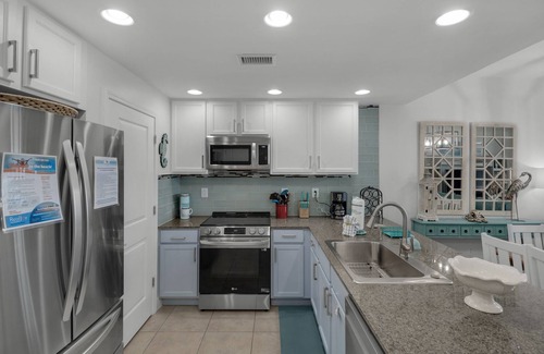 Panama City Beach Condo | 🏝️BeachFront~Large Balcony~Pool~Spa~2BR+Bunks Sterling Breeze 804