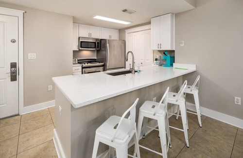 Fort Walton Beach Condo | Beachfront | Lazy River | 2 King Suites + Bunkroom