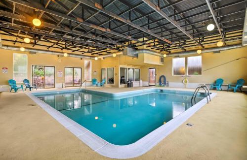 Lincoln Beach Apartment | Beachfront Lincoln City Condo-Patio and Pool Access!