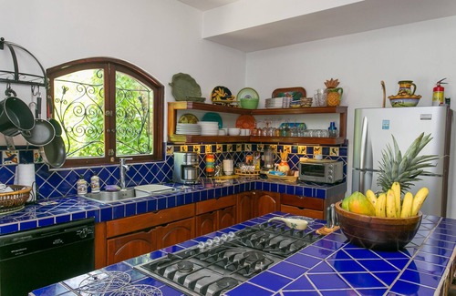 Manuel Antonio House | Beachfront Location! Luxury home. Daily MONKEY visits!