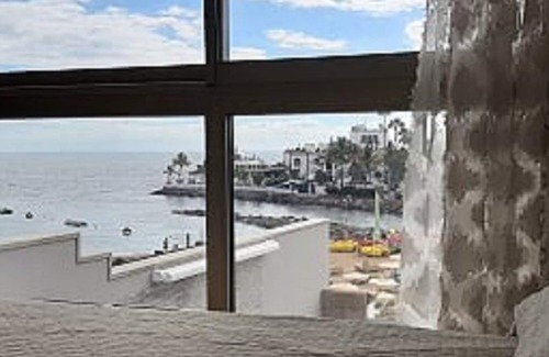 Playa de Mogan Apartment | Beachfront Loft in Puerto de Mogan by El Sirocco