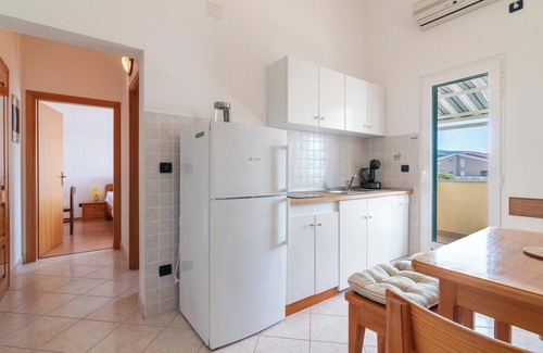 Simuni Apartment | Beachfront Lovro 5 apartment