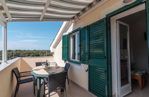 Simuni Apartment | Beachfront Lovro 5 apartment