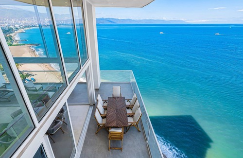 Las Glorias Apartment | Beachfront Luxury 4BR Penthouse with Incredible Ocean Views