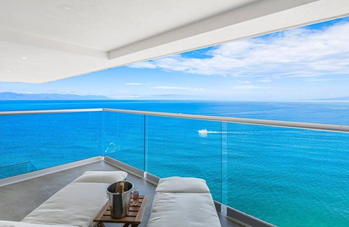 Las Glorias Apartment | Beachfront Luxury 4BR Penthouse with Incredible Ocean Views