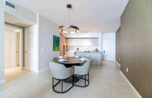 Hallandale Beach Apartment | Beachfront Luxury Apartment in Hollywood