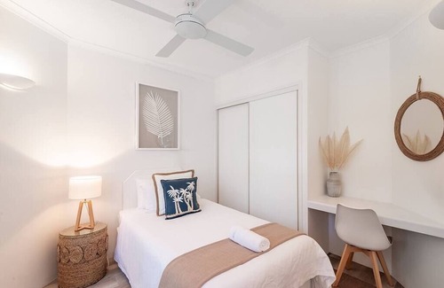 Sunrise Beach Apartment | Beachfront luxury 3 bed 2 bath