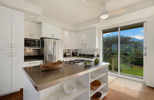 Wainiha House | Beachfront Luxury Dream House with A/C & Gym!