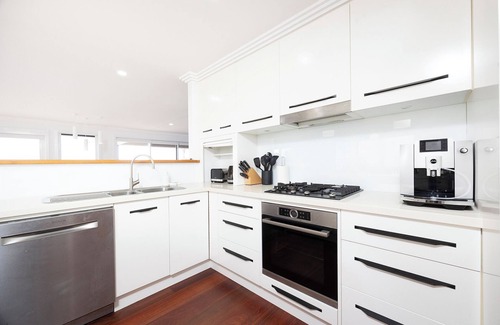Forster House | Beachfront Luxury - Games Room & Beach Essentials!