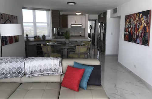 Isla Verde Condo | Beachfront luxury large condo unit