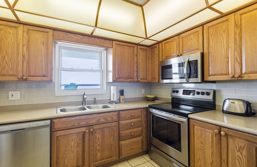 Sand Key Condo | Beachfront Luxury Living W/Heated Pool & Spa