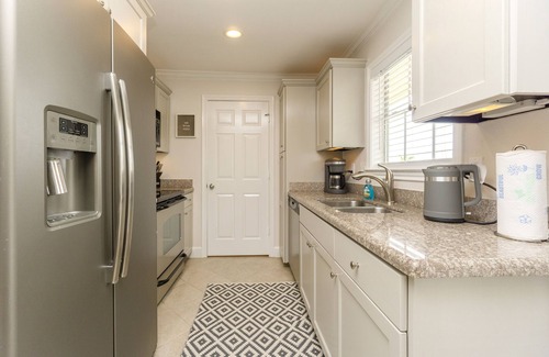Galveston Condo | Beachfront luxury loft - overlooking Babe's beach Dawn-Bldg 6