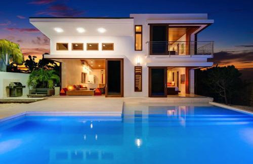 Providenciales Villa | Beachfront luxury 2 bedroom villa on Grace Bay