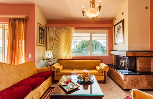 Kiparissia Villa | Beachfront luxury villa-Private pool,Garden Heaven