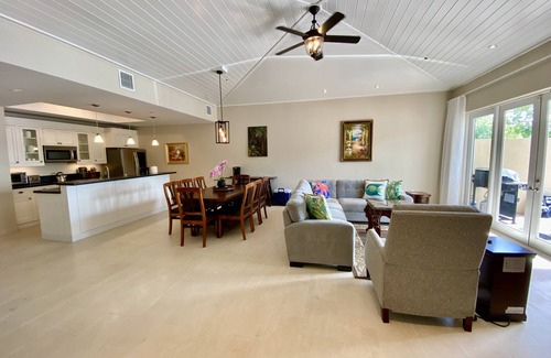 Estate Chocolate Hole and Great Cruz Bay Villa | Beachfront Luxury Villa-Jacuzzi,Kayaks, SUPs, Snorkel Gear, No Stairs, Near Town
