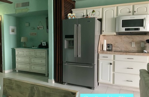 Red Hook Condo | Beachfront! Make Our Bliss, Your Bliss!