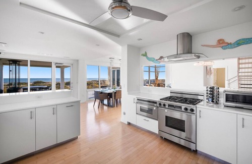 A-Zone House | Beachfront Mansion+ Ocean Views