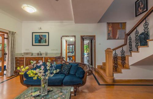 Calangute Villa | Beachfront mansion with pool
