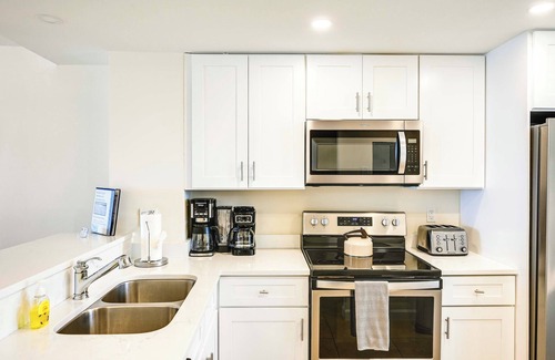 Marco Island Condo | Beachfront Marco Island Condo w/Stunning Views