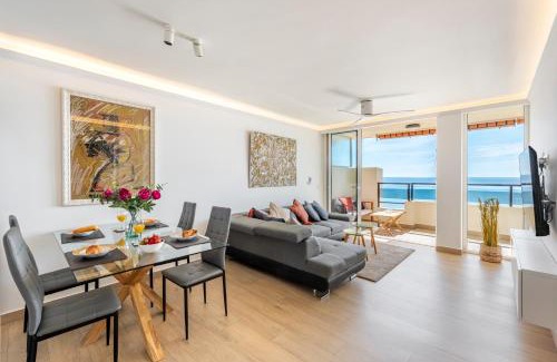 Fuengirola City Centre Apartment | BEACHFRONT - NEW LUXURY Apartment - 1ª Linea Playa - Fuengirola CITY CENTER - Private PARKING - Panoramic Sea Views -