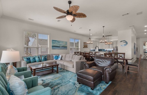 Destin House | BEACHFRONT NO POOL/HEAT FEES! 8 Bedrooms en-suite/9.5 Baths Priv Pool/HotTub
