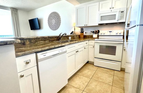 Fort Morgan Condo | Beachfront Oasis, Beach Club D602