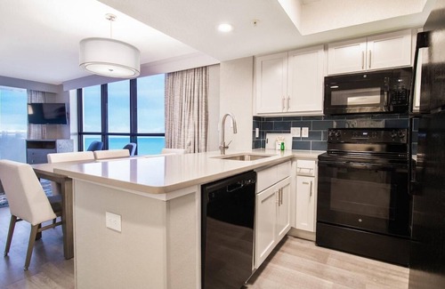 Myrtle Beach House | Beachfront Oasis: Deluxe 3 Bedroom 3rd Floor