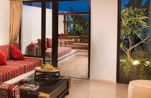 Salalah House | Beachfront Oasis! Private Plunge Pool & Terrace, Spa Center and Free Parking!