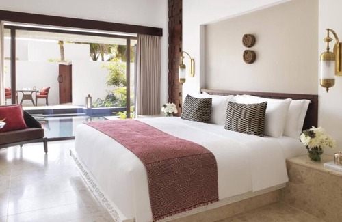 Salalah House | Beachfront Oasis! Private Plunge Pool & Terrace, Spa Center and Free Parking!