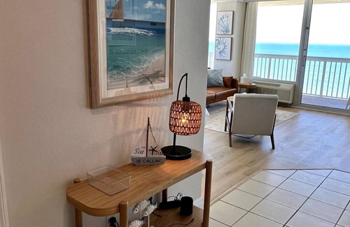Ortona Park Apartment | Beachfront & Oceanfront Views – Private Balcony