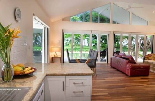 Mission Beach House | Beachfront on Mission - Absolute Beachfront