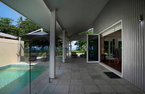 Mission Beach House | Beachfront on Mission - Absolute Beachfront