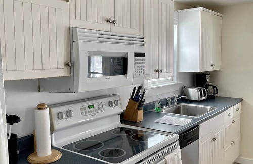 North Truro Cottage | Beachfront on our private beach! Driftwood Cottage - Pipers' Shore