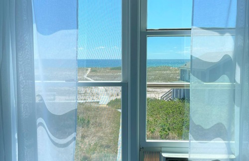 North Truro Cottage | Beachfront on our private beach! Driftwood Cottage - Pipers' Shore