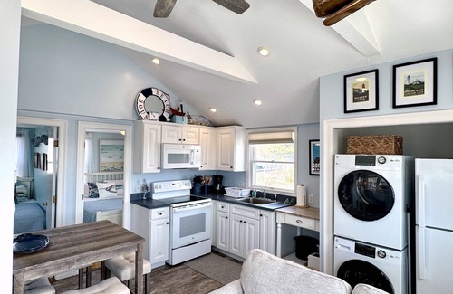 North Truro Cottage | Beachfront on our private beach! Sea Glass Cottage - Pipers' Shore