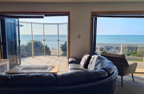 Bell Block House | Beachfront on Wanaka Terrace