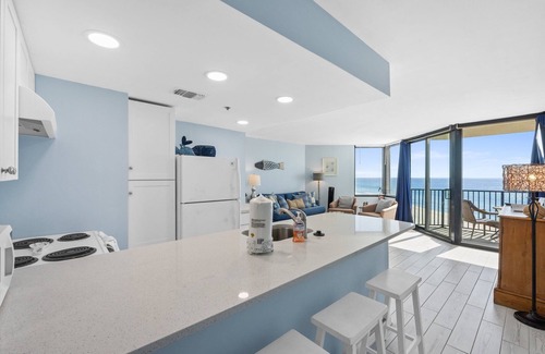 Panama City Beach Condo | Beachfront Paradise Condo ON THE BEACH/FREE BEACH CHAIRS/5 STARS & BEACH VIEWS