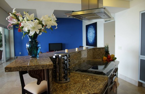 Emiliano Zapata Condo | Beachfront Panoramic Oceanview Modern Luxury (Old Town Romantic Zone)