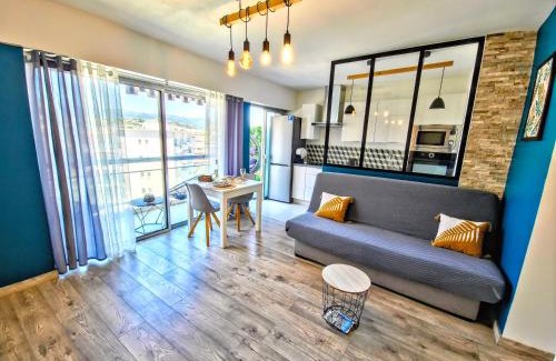 Cros-de-Cagnes Apartment | Beachfront - Panoramic View - Balkony - AC