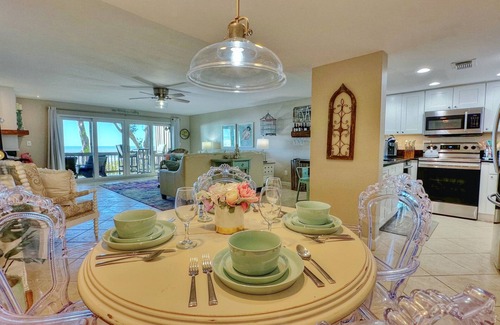 Indian Shores Condo | Beachfront Paradise, Retro Twist, Exquisite Views, Private Entrance, EV Car Charger!