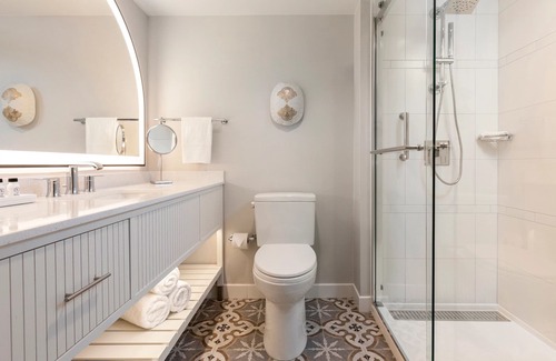 Singer Island Hotel | Beachfront Paradise! Private Beach Access & Relaxing Pool - 4 Units